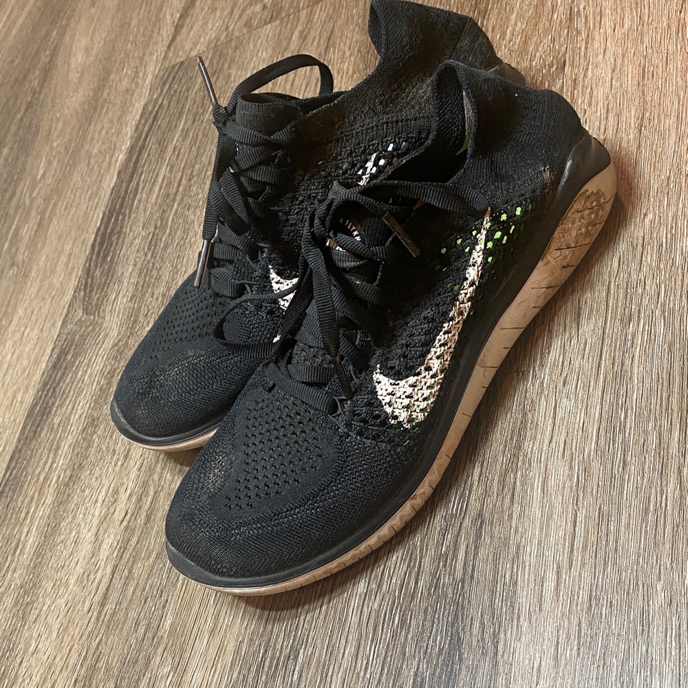 Nike Women's Black and White Knit Sneakers